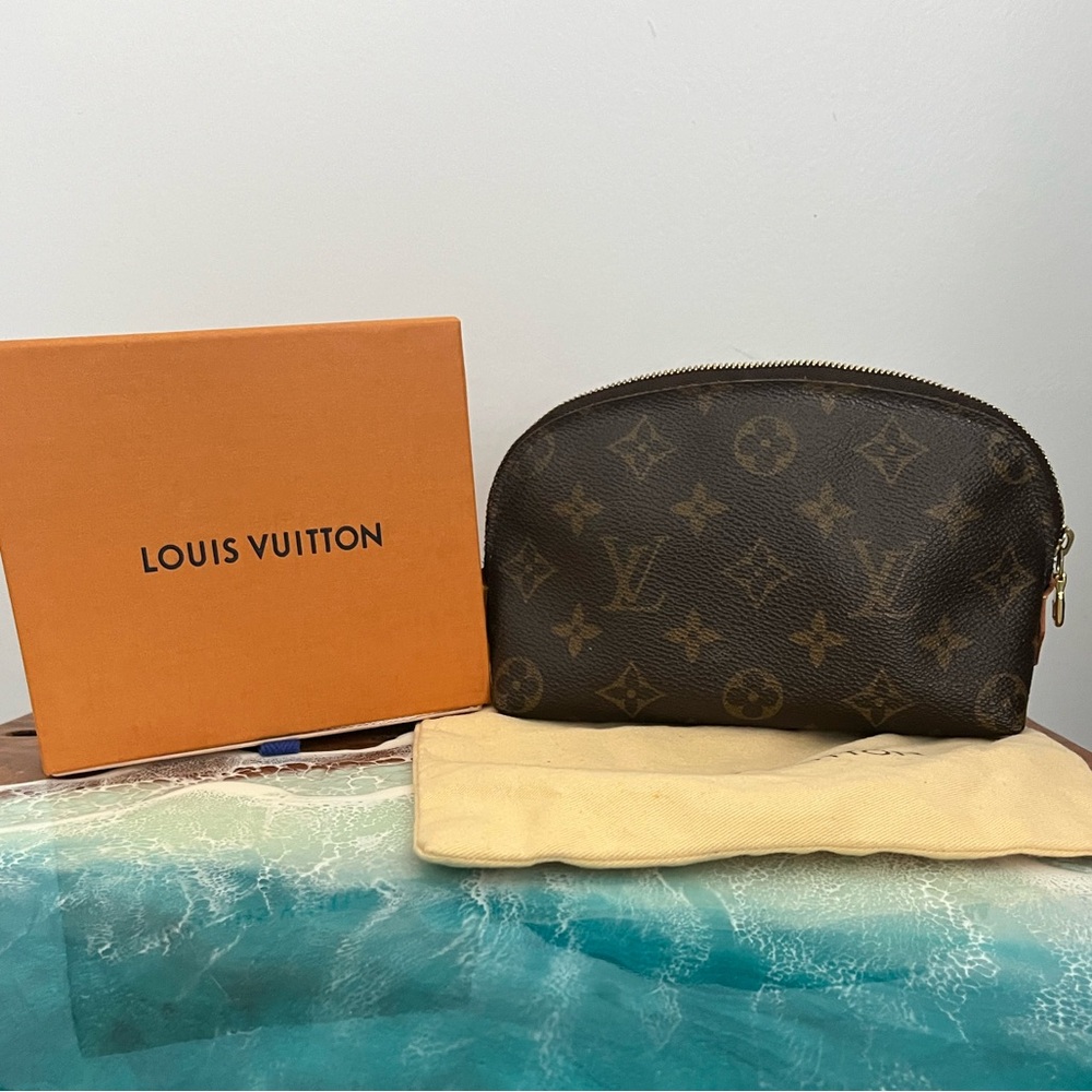 Louis Vuitton Cosmetic Pouch - authentic 
(Read description)
